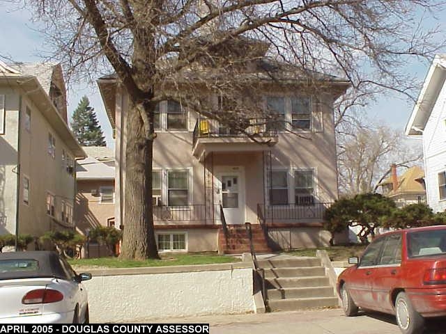 4822-4824 Chicago St in Omaha, NE - Building Photo