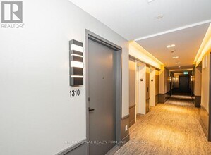 2481 Taunton Rd in Oakville, ON - Building Photo - Building Photo