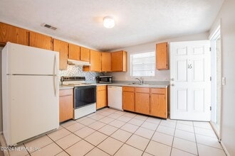 1016 2nd St S in Jacksonville Beach, FL - Building Photo - Building Photo