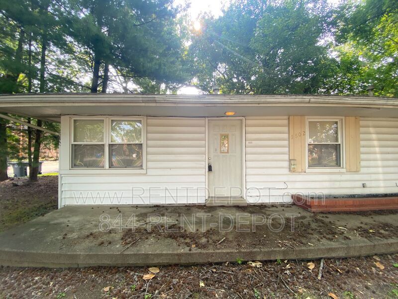 1602 S Fares Ave in Evansville, IN - Foto de edificio