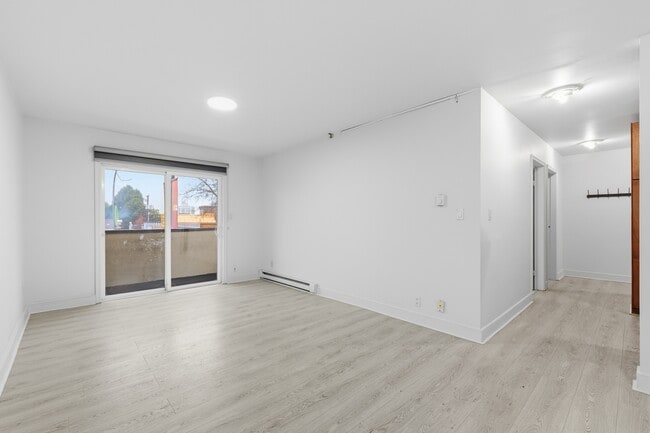 331 6th St in New Westminster, BC - Building Photo - Building Photo