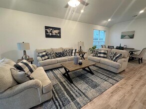 421 Peace Pipe Way in Georgetown, TX - Building Photo - Building Photo