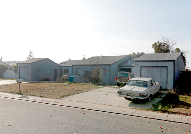 1628-1630 Peltola St in Ceres, CA - Building Photo - Building Photo