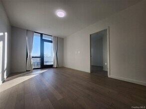 131-02A-131-040 40th Rd in Queens, NY - Building Photo - Building Photo