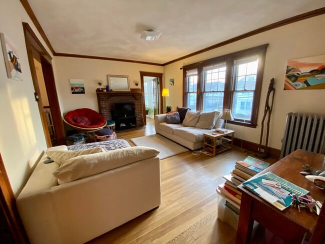 8 Margaret St, Unit 2 in Arlington, MA - Foto de edificio - Building Photo