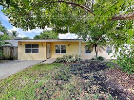 328 SW 80th Terrace in North Lauderdale, FL - Building Photo