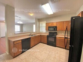 117 N 65th Ln, Unit 1-302 in Phoenix, AZ - Building Photo - Building Photo