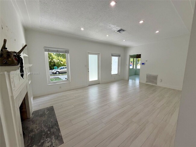 761 NE 77th St in Miami, FL - Building Photo - Building Photo