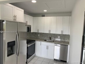 400 SW 134th Way in Pembroke Pines, FL - Building Photo - Building Photo