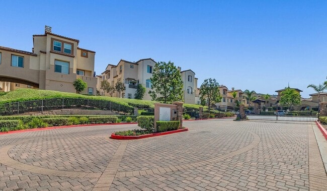 443 Almond Rd in San Marcos, CA - Building Photo - Building Photo