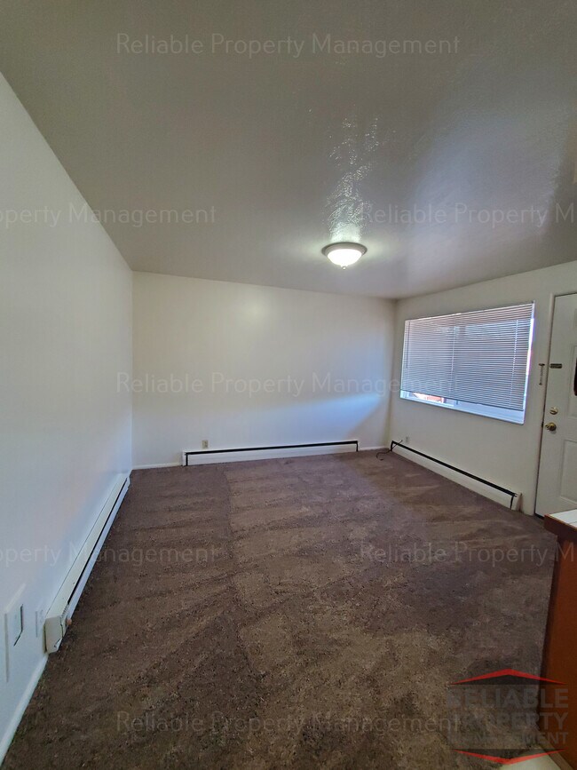 129 4th St, Unit 129 in Idaho Falls, ID - Foto de edificio - Building Photo