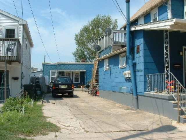 142 E Montgomery Ave in Wildwood, NJ - Building Photo - Building Photo