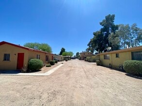 1635 E Hedrick Dr in Tucson, AZ - Building Photo - Building Photo