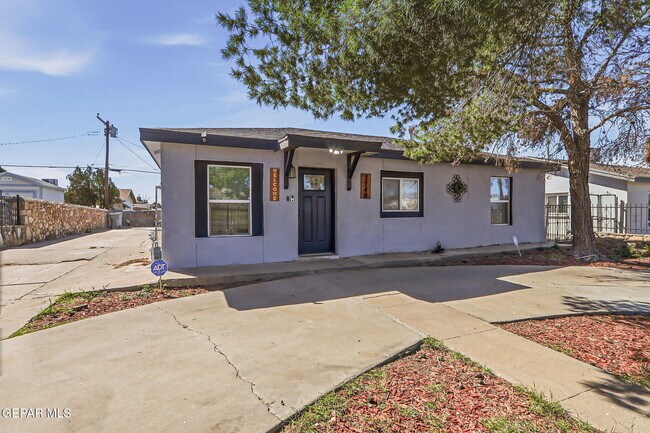 7740 Phoenix Ave in El Paso, TX - Building Photo - Building Photo