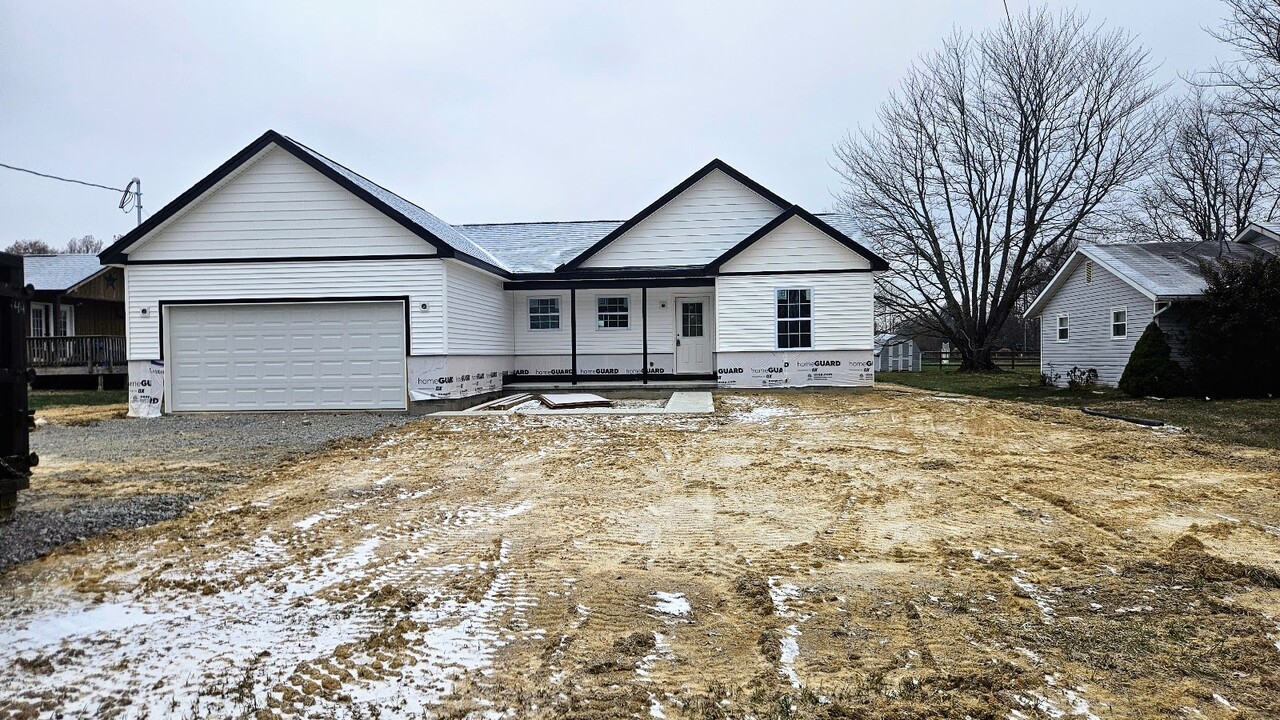 115 Comanche Dr in Sardinia, OH - Building Photo