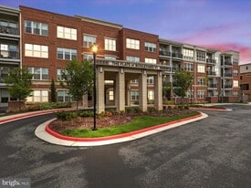 10755 Fairgrounds Dr in Fairfax, VA - Building Photo