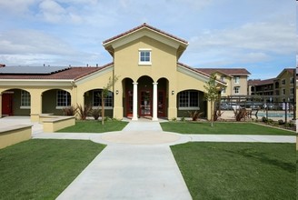 Parc Grove Commons in Fresno, CA - Building Photo - Building Photo