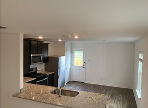 4015 Trail de Paris in New Braunfels, TX - Building Photo - Building Photo