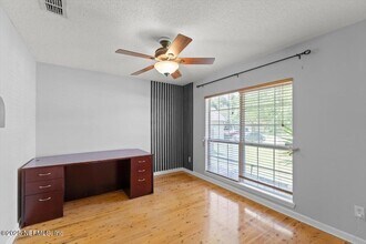 1333 Lindseys Xing Dr in Jacksonville, FL - Building Photo - Building Photo