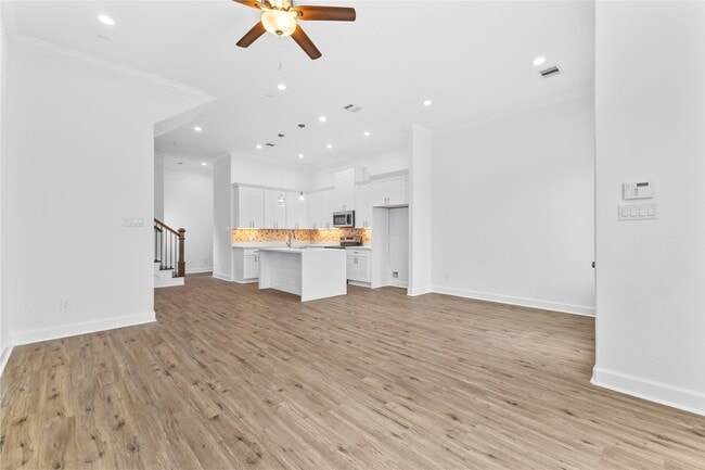 property at 7805 Farnsworth St
