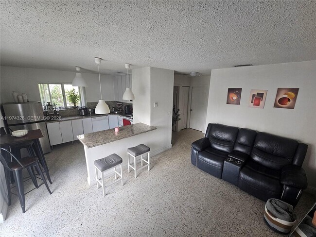 1241 NW 6th St in Miami, FL - Building Photo - Building Photo