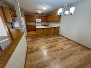 2524 N Buckingham Rd in Fremont, NE - Building Photo - Building Photo