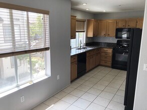 10140 Wateridge Cir in San Diego, CA - Building Photo - Building Photo