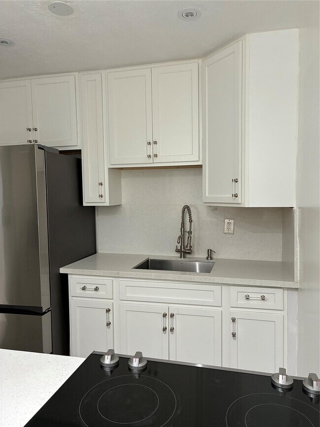 2816 NW 7th St in Fort Lauderdale, FL - Building Photo - Building Photo