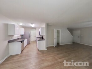 3711 Rocky Brook Ct in Charlotte, NC - Building Photo - Building Photo