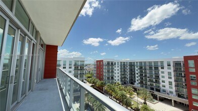 7825 NW 107th Ave in Doral, FL - Building Photo - Building Photo