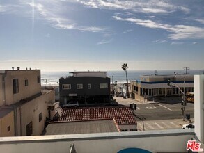 3920 Highland Ave in Manhattan Beach, CA - Building Photo - Building Photo