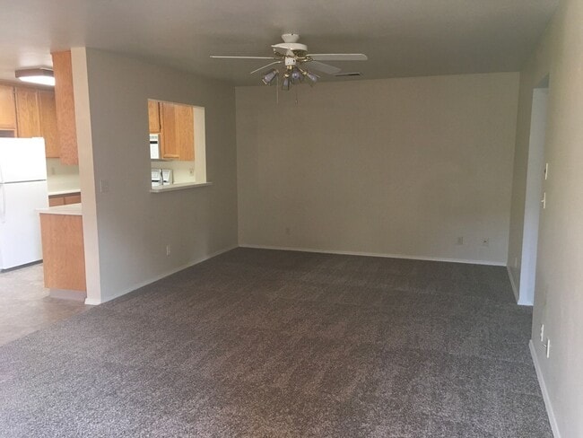 4463 Lynbrook Loop in Redding, CA - Building Photo - Building Photo
