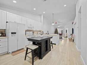 11065 NW 38th Pl in Sunrise, FL - Building Photo - Building Photo