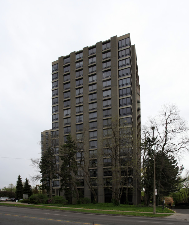 The Lonsdale II in Toronto, ON - Building Photo