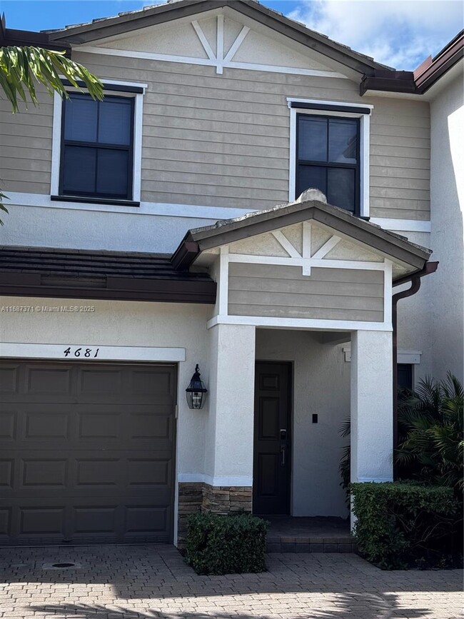 4681 Caspian Way in Davie, FL - Building Photo - Building Photo