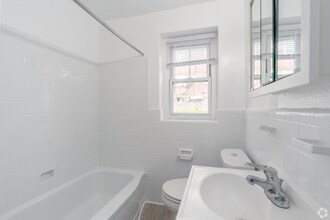 4991 Parkside Ave N in Philadelphia, PA - Building Photo - Building Photo