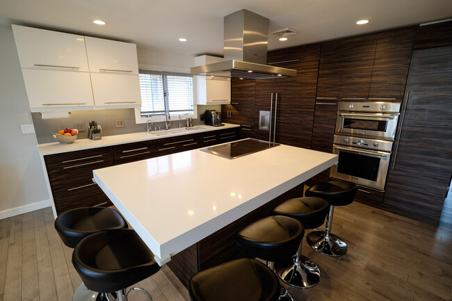 1034 Koelle Blvd in Secaucus, NJ - Building Photo - Building Photo