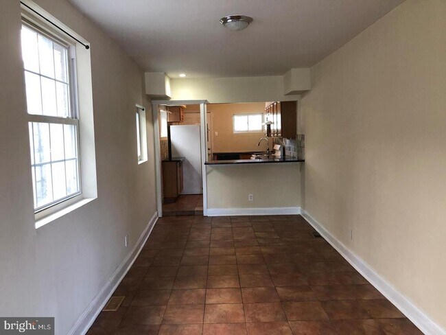 2027 Wharton St in Philadelphia, PA - Building Photo - Building Photo