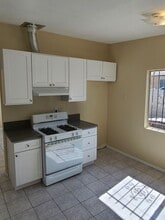 123 E Bennett St in Compton, CA - Building Photo - Building Photo