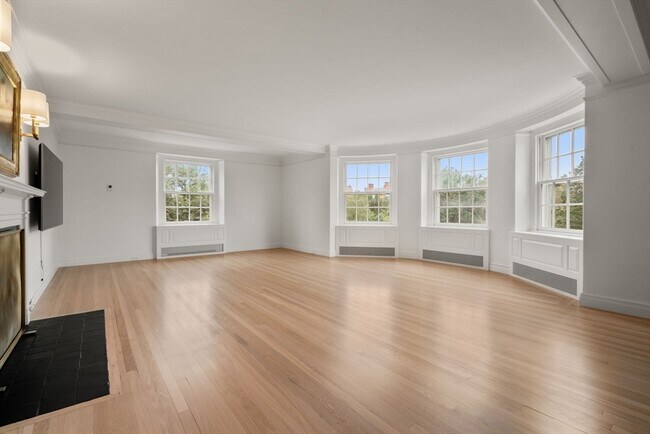 property at 192 Commonwealth Ave