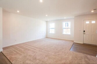 20 Hemingway Ave in Ashville, OH - Foto de edificio - Building Photo