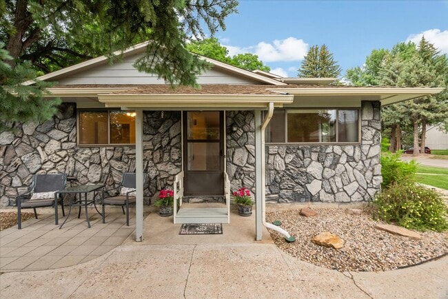 1001 Strachan Dr