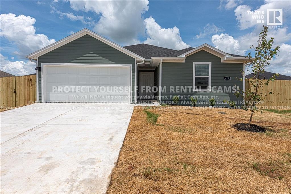 420 Raegan St in Prairie Grove, AR - Building Photo