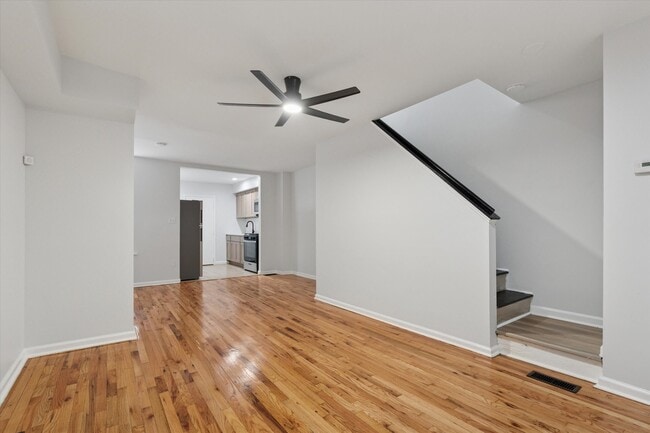 property at 538 E Queen Ln