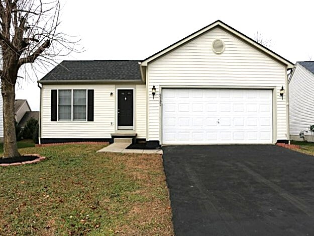 5197 Echelon Dr in Canal Winchester, OH - Building Photo