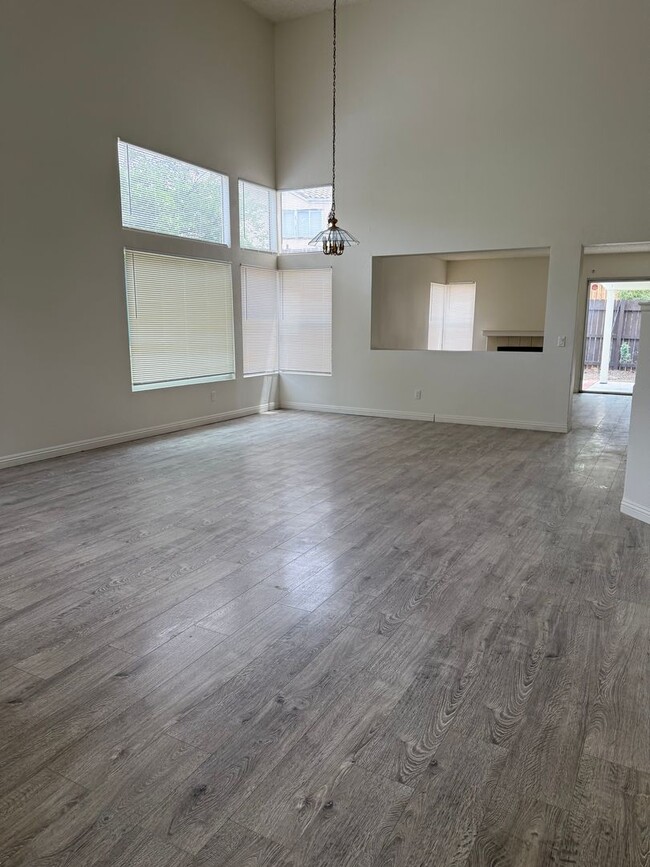 23797 Lone Pine Dr in Moreno Valley, CA - Building Photo - Building Photo