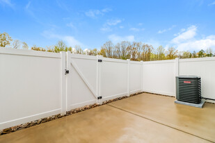 108 Dogwood Village Trl, Unit B in Mooresville, NC - Building Photo