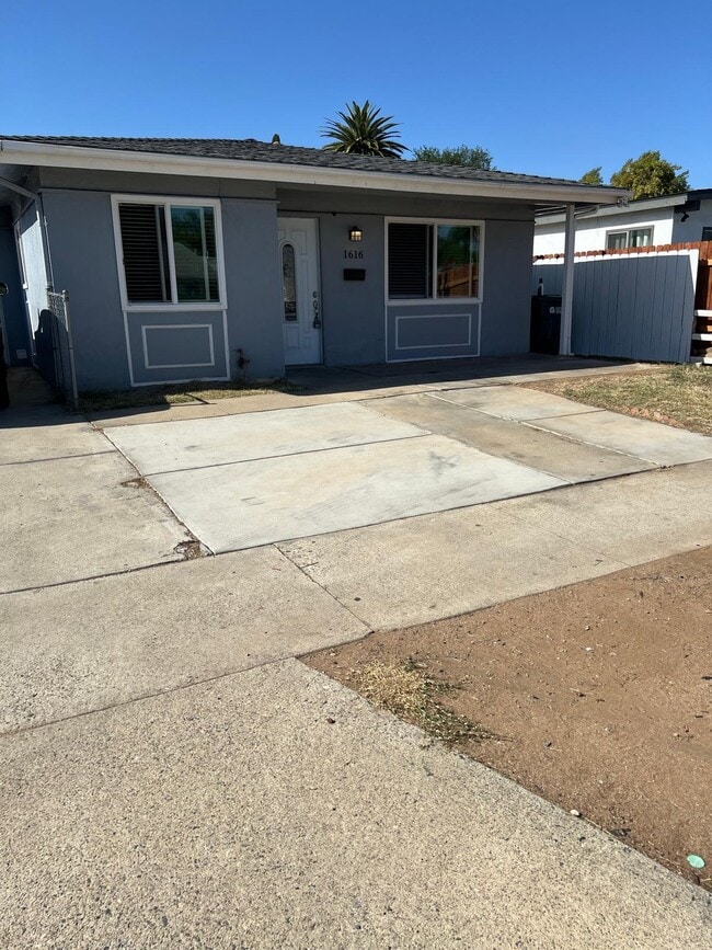 property at 1616 E Grand Ave