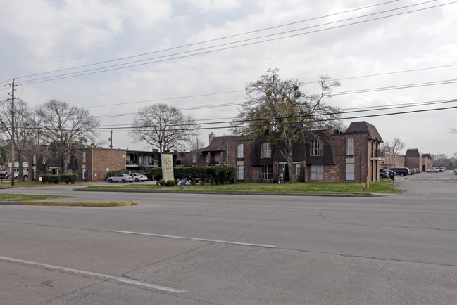 Casa Real Apartments in Houston, TX - Foto de edificio - Building Photo