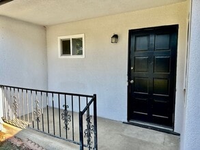 1545 Sunnyside Ave in Clovis, CA - Building Photo - Building Photo